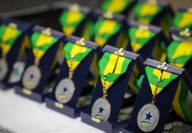 TCE-PI entrega Medalha do Mérito Conselheiro Jesualdo Cavalcanti