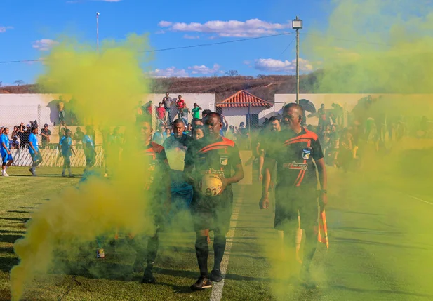 Vera Mendes celebra final da I Copa Regional Umbuzeiro Ferrado