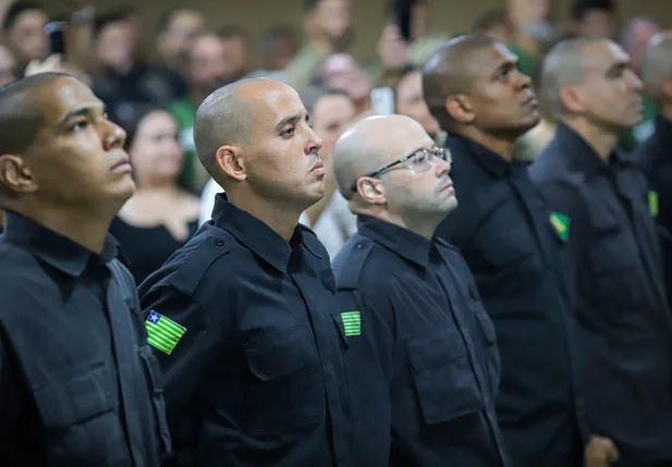 Formatura de policiais que concluíram o IV Curso de Operações