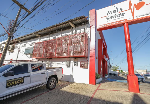 GAECO cumpre mandados na Mais Saúde Distribuidora em Teresina