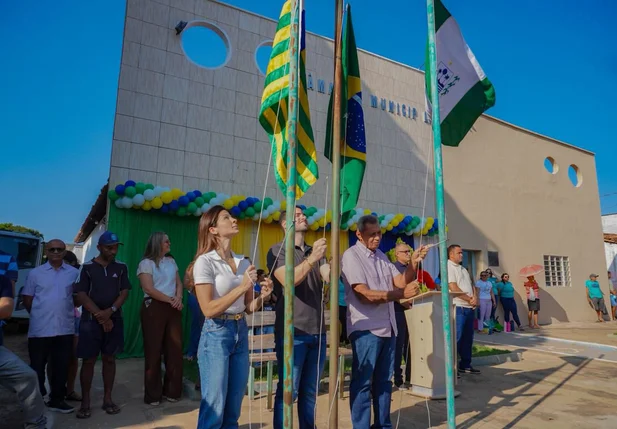 Prefeitura de Aroazes realiza desfile cívico do 7 de Setembro
