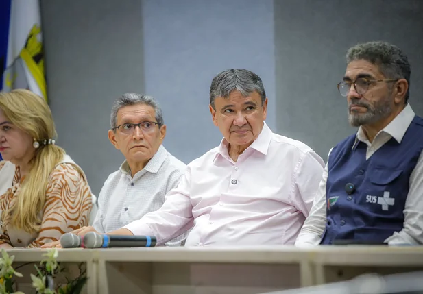 Wellington Dias entrega equipamentos de órtese e prótese no CEIR
