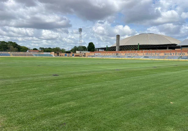 Estádio Lindolfo Monteiro passa por reformas