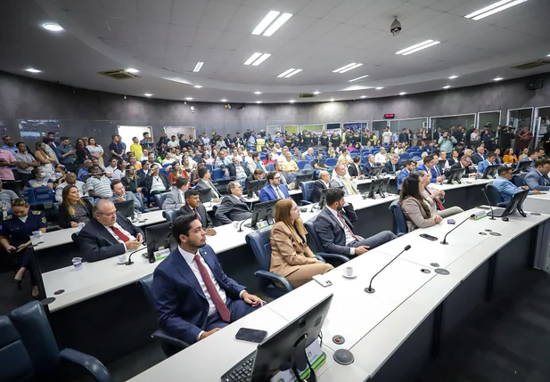 Sílvio Mendes elenca equilíbrio financeiro e obras para 2026