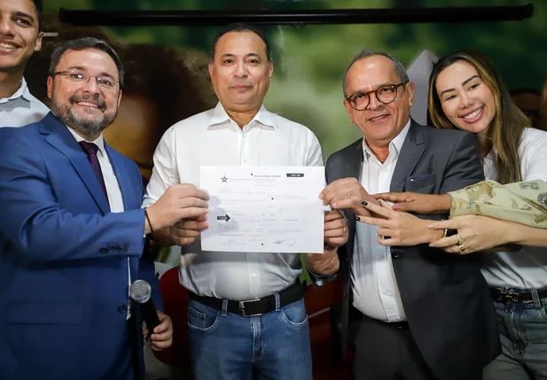 Ato de filiação do deputado Evaldo Gomes ao PT