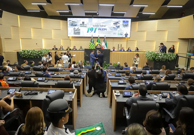 Alepi realiza sessão em homenagem aos 191 anos do Legislativo
