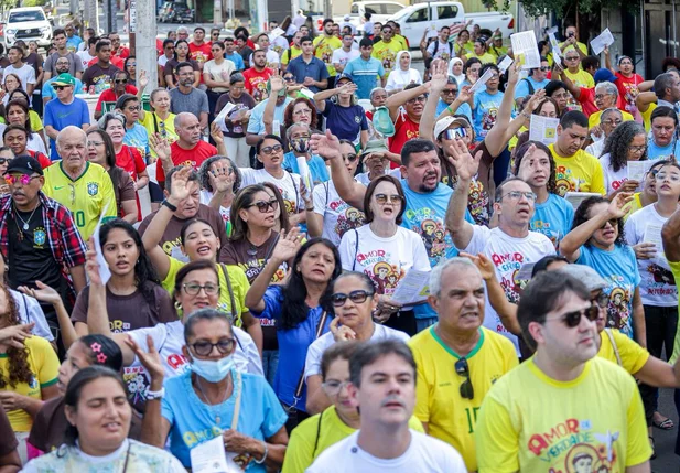 Caminhada da Fraternidade reúne fiéis em Teresina.