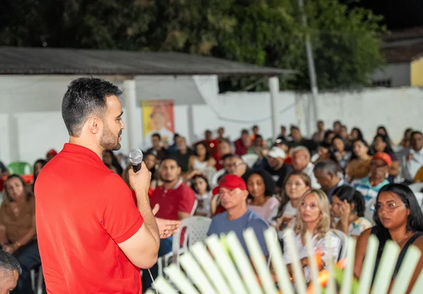 Vinicius Dias cumpre agenda em Oeiras