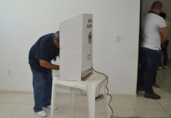 220 eleitores compareceram às urnas em Picos