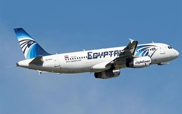 Avião que ia de Paris ao Cairo está desaparecido 