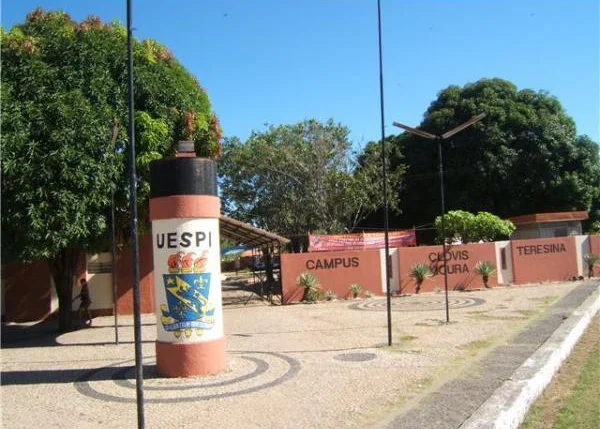 Campus Clóvis Moura