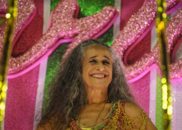 Cantora Maria Bethânia