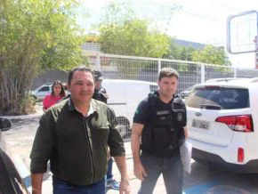 Prefeito Delano Parente chegando ao Gaeco