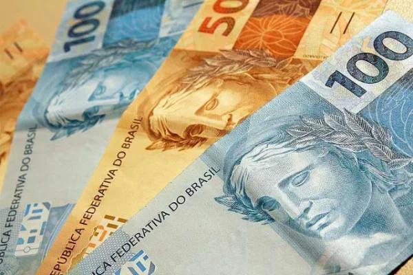 Decreto oficializa aumento do salário mínimo 