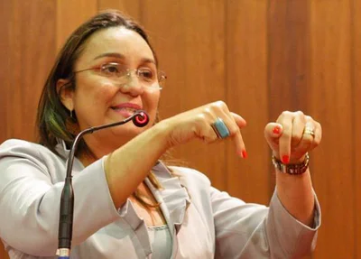 deputada Flora Izabel 