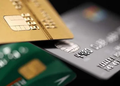 Juros do cartão de crédito atinge maior taxa em 21 anos
