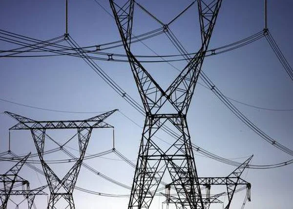 Linhas de transmissão de energia elétrica 