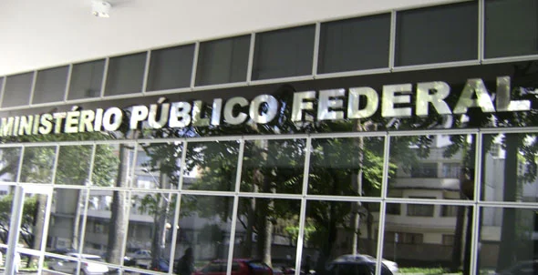 MPF entrega 2 milhões de assinaturas contra corrupção 