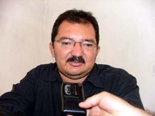 o ex-prefeito de Isaías Coelho, Waldemar Mauriz Filho.