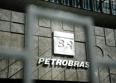 Petrobras avalia retomar proposta de redução de salários