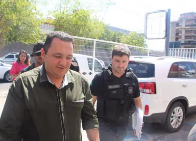 Prefeito Delano Parente chegando ao Gaeco