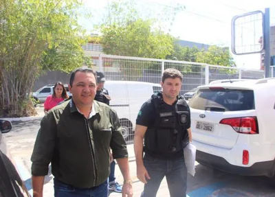 Prefeito Delano Parente chegando ao Gaeco