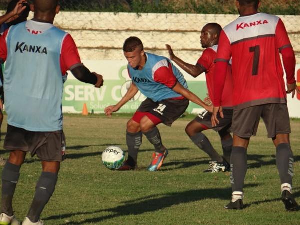 River treina visando duelo contra o Salgueiro