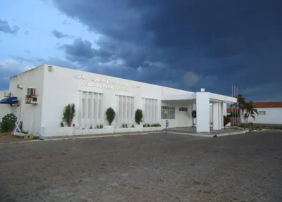 Sede da prefeitura de Jaicós fechada 