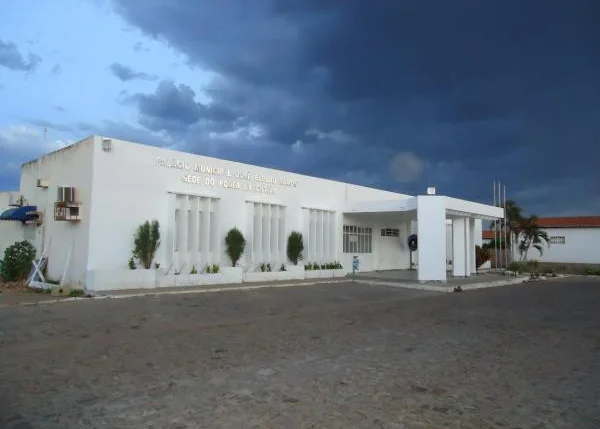 Sede da prefeitura de Jaicós fechada 