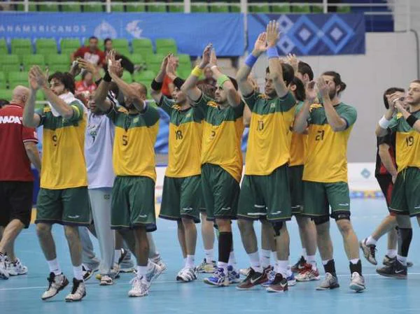 Seleção masculina de handebol estreia com vitória em campe