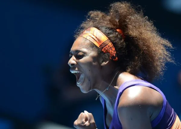 Serena Williams vibra muito após vencer o primeiro set