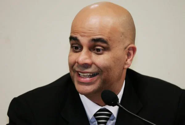 STF suspende leilão de bens de Marcos Valério