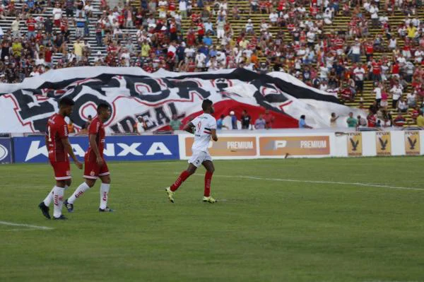 Torcida do River lotou Albertão