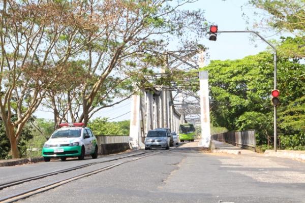 Ponte Metálica