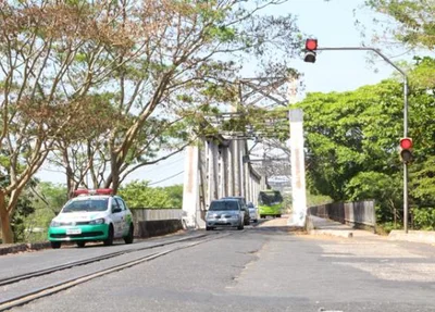 Ponte Metálica