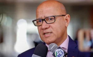 Franzé Silva 