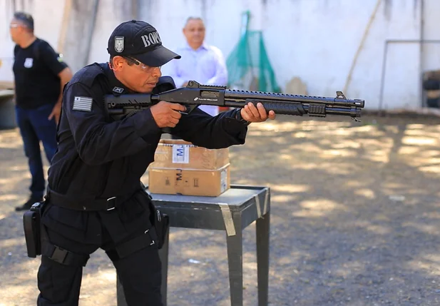 Secretaria de Segurança realiza testes de nova arma no Bope