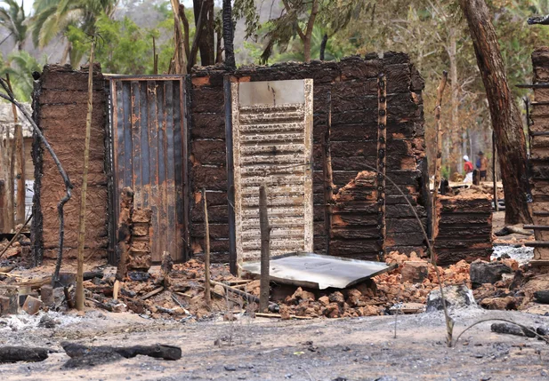Famílias tentam recomeçar a vida após incêndio na Chapadinha Sul