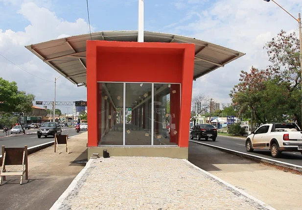 Strans não tem data para entregar corredores de ônibus