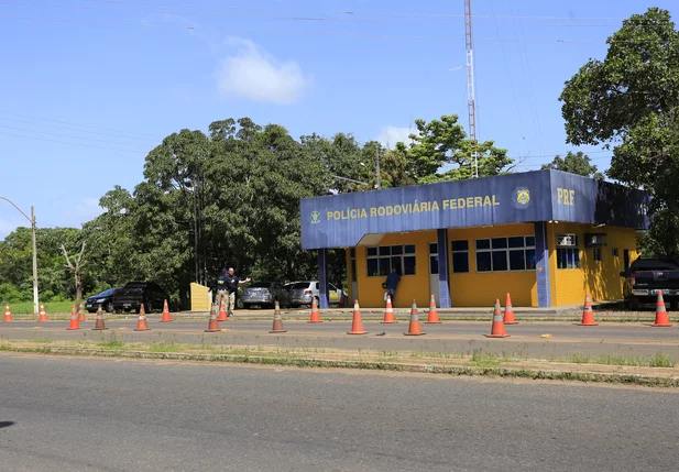 PRF aumenta fiscalização nas BRs durante feriado prolongado