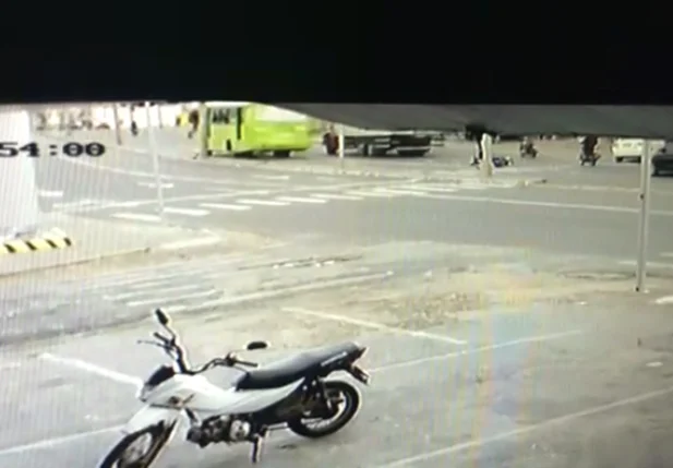 Jovem de 25 anos morre atropelada no bairro Tabuleta