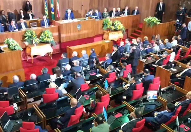 Ibaneis Rocha recebe título de cidadão piauiense