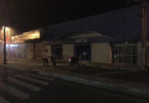 Quadrilha explode dois bancos na cidade de Campo Maior