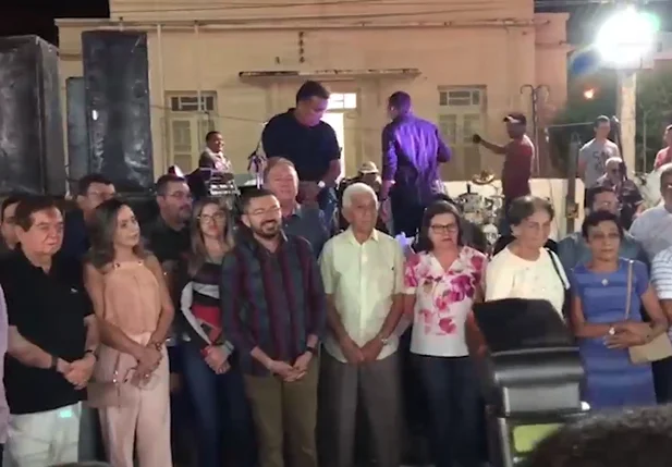 Praça Josino Ferreira é inaugurada na cidade de Picos