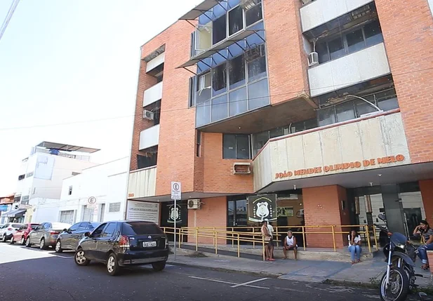 Prédios desocupados poderiam dar lugar a delegacias em Teresina