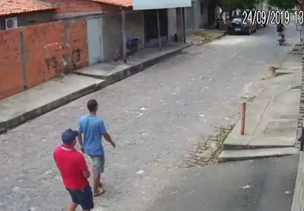 Câmera flagra empresário sendo baleado no Alto da Ressurreição