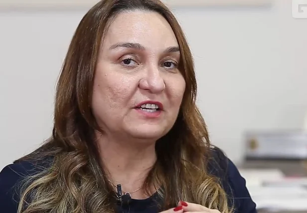 Mulher no poder: Flora Izabel diz que enfrentou homens no PT