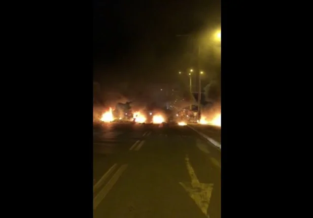 Moradores de ocupação protestam contra Equatorial Piauí