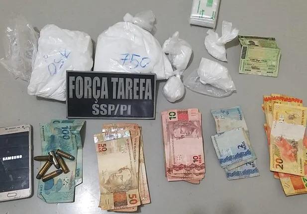 Homem é preso com quase 2 kg de cocaína em canil em Teresina