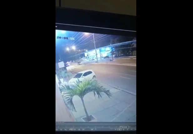 Câmera registra acidente que matou mulher na zona sul